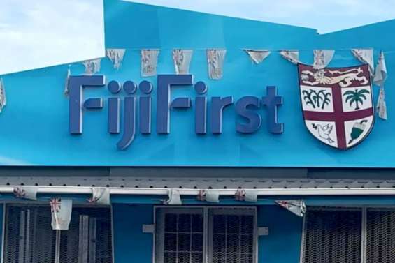 Le plus grand parti politique des Fidji radié du parlement