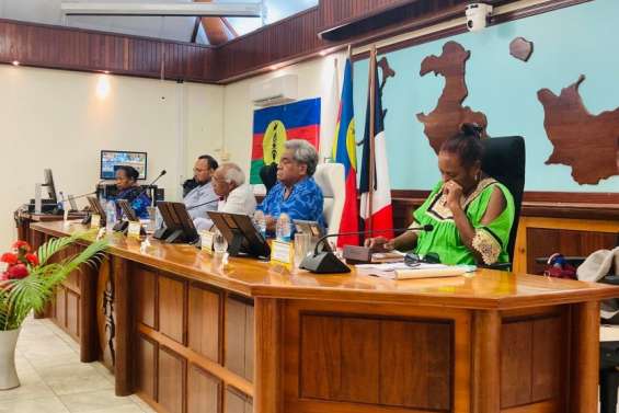 Jacques Lalié, président de la province des Îles, propose de discuter de l’après à sa table