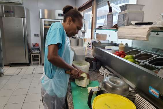À Nouméa, le couvre-feu met à mal les restaurateurs : 