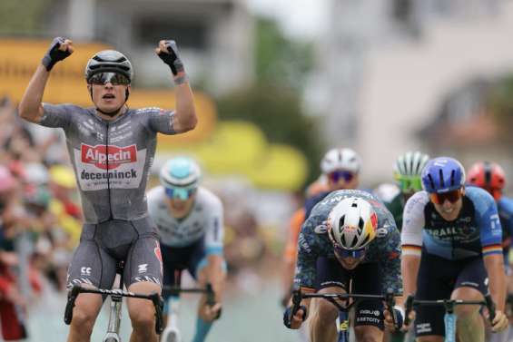 Tour de France : Jasper Philipsen s’impose au milieu du chaos