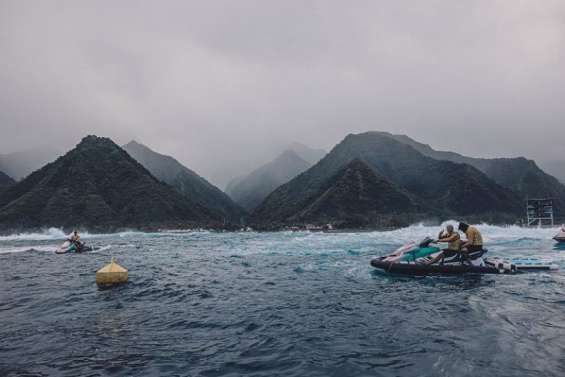 Paris-2024 : les épreuves de surf à Teahupo’o reportées à cause de la météo