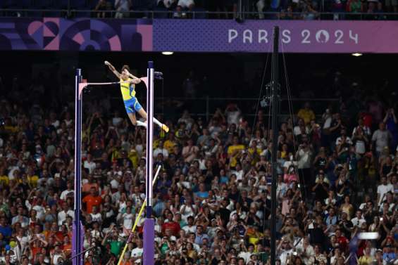 Avec 6,25 m, le Suédois Duplantis s’offre l’or olympique et le record du monde