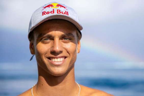 Le premier Français champion olympique de surf, Kauli Vaast, a du sang kanak dans les veines