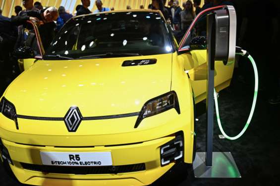 Mondial de l’Auto : les petites voitures électriques font leur révolution