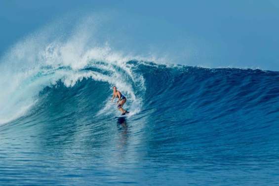 Une surfeuse italienne tuée par un espadon en Indonésie