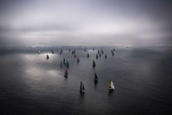 Adieux émouvants, départ au calme... c'est parti pour le 10e Vendée Globe