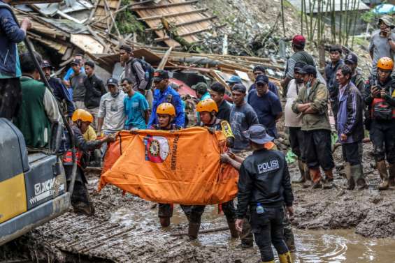 Indonésie : 16 morts et 7 disparus dans des inondations à Sumatra