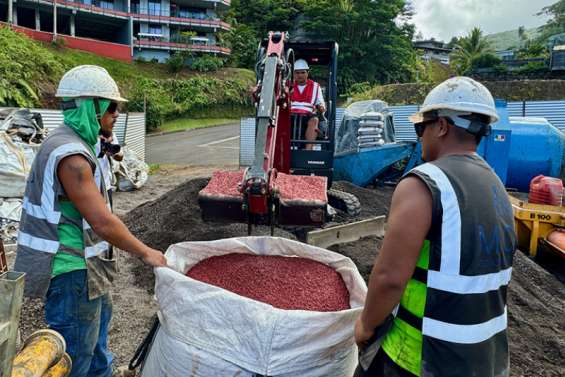 Du plastique recyclé dans le béton, une première en Polynésie