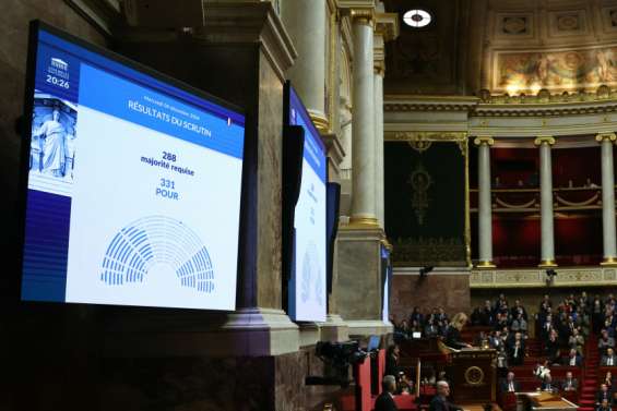 L’Assemblée renverse le gouvernement Barnier dans un vote de censure historique