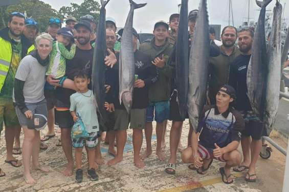 Trente-trois bateaux réunis au départ du concours de pêche au gros