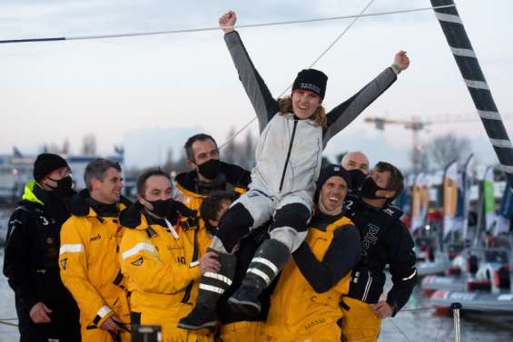 Un nouveau record féminin du tour du monde en solitaire