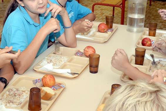 L’UGPE dénonce l’augmentation des tarifs de cantine à Nouméa