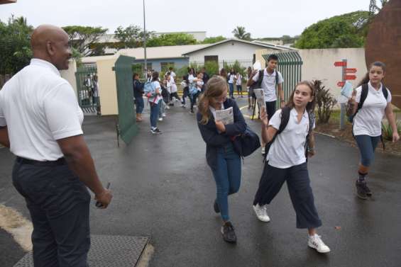 Des airs de seconde rentrée pour les élèves de tout le pays