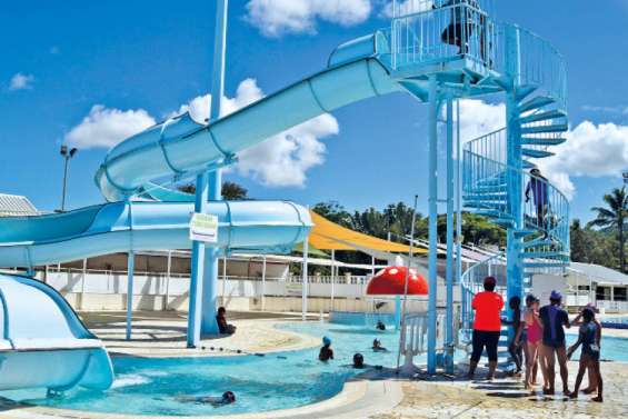 La piscine ouverte en juillet et en août