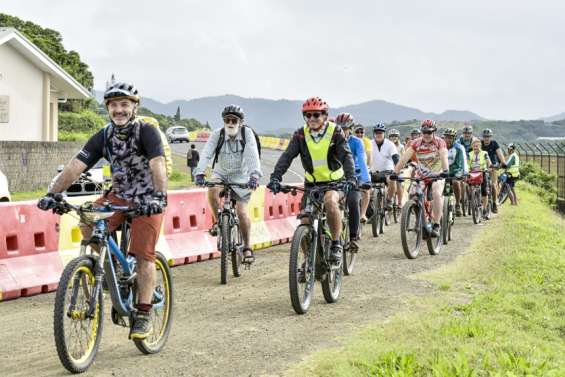 Près de 300 vélos comptés sur la piste provisoire de Magenta, le 26 juin