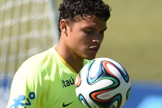 Thiago Silva se moque des critiques 