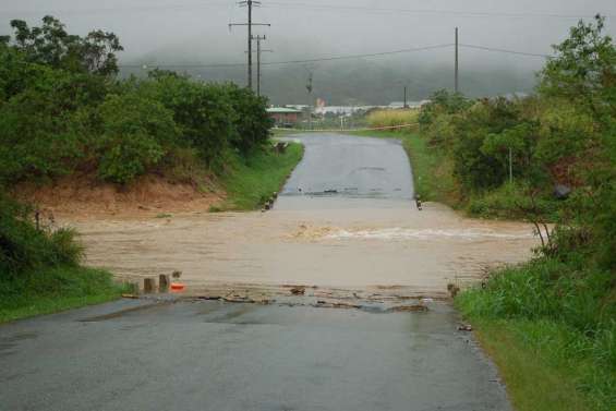 Fortes pluies : des routes coupées dans le Grand-Nouméa