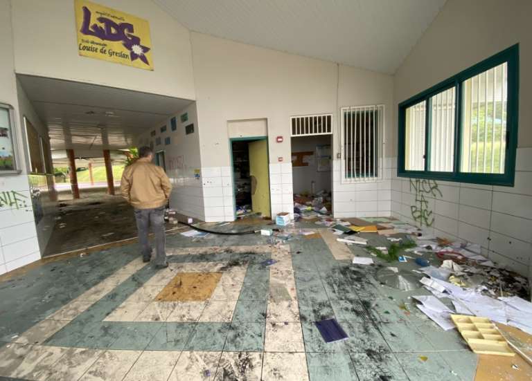 Le groupe scolaire Louise-de-Greslan incendié et vandalisé