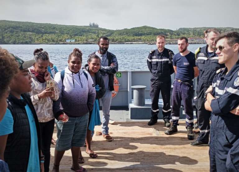 Les collégiens de Tadine embarquent à bord du D’Entrecasteaux