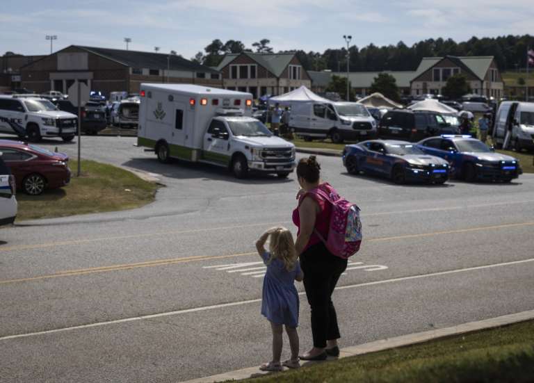 Un tireur de 14 ans fait quatre morts dans son lycée aux États-Unis