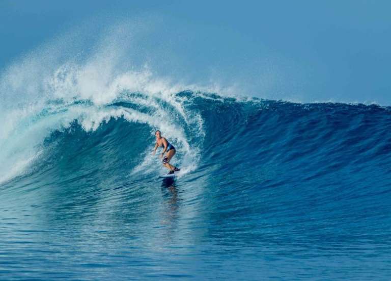 Une surfeuse italienne tuée par un espadon en Indonésie