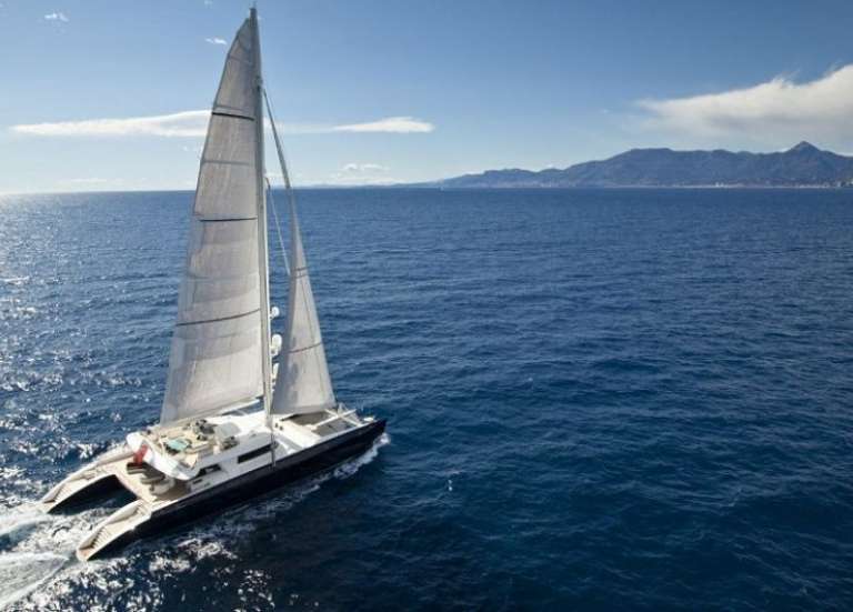 Un catamaran de luxe, habitué des eaux polynésiennes, à vendre 5,5 milliards de francs