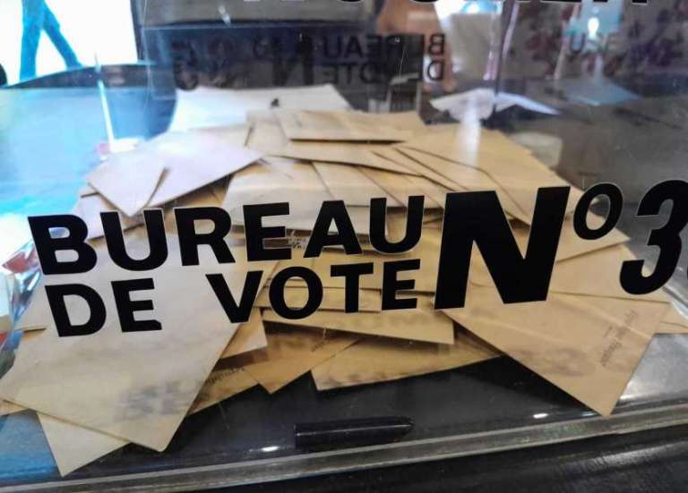 Le report des élections provinciales entériné à l’Assemblée nationale