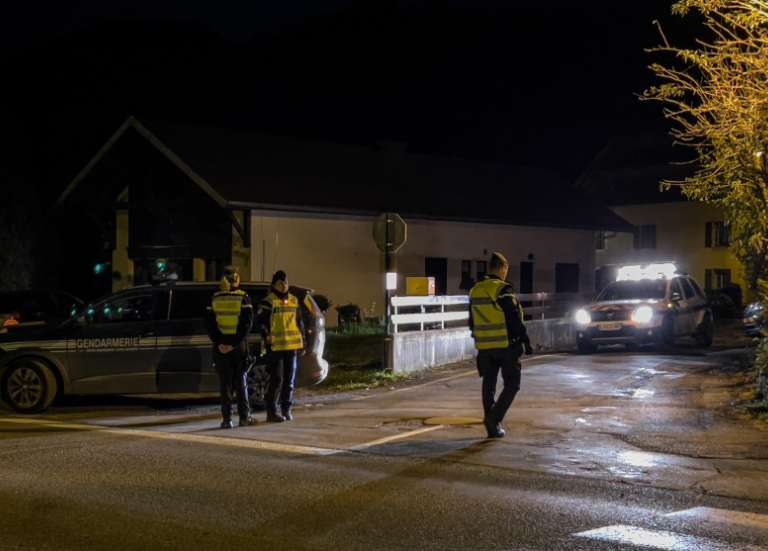 Triple infanticide en Haute-Savoie, la mère toujours recherchée