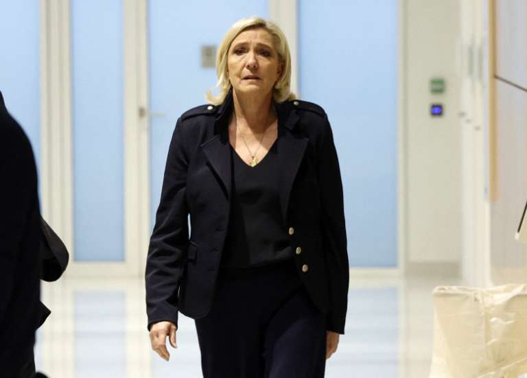 Procès du RN : prison ferme et inéligibilité requises contre Marine Le Pen