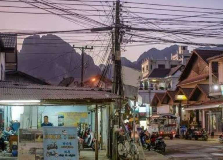 Laos : six touristes, dont deux Australiennes, meurent d'une intoxication à l'alcool frelaté