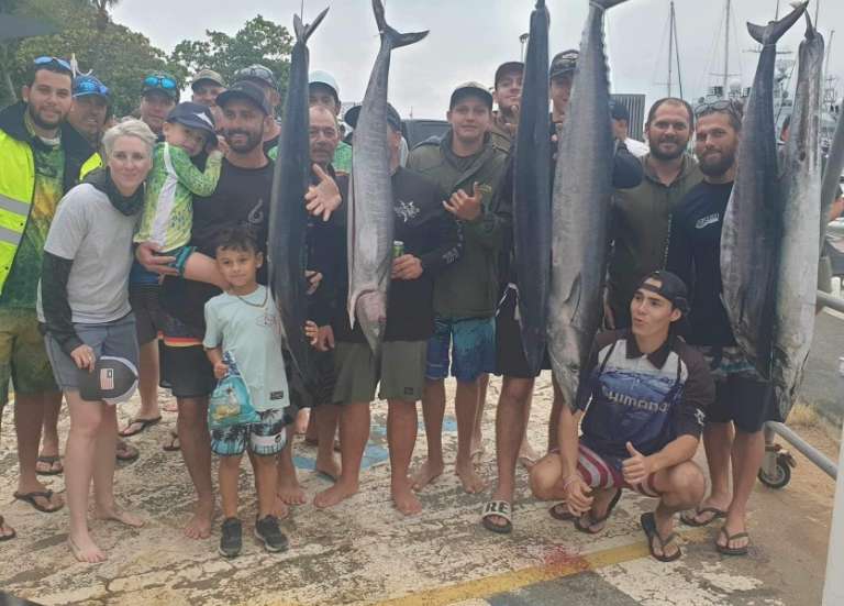 Trente-trois bateaux réunis au départ du concours de pêche au gros